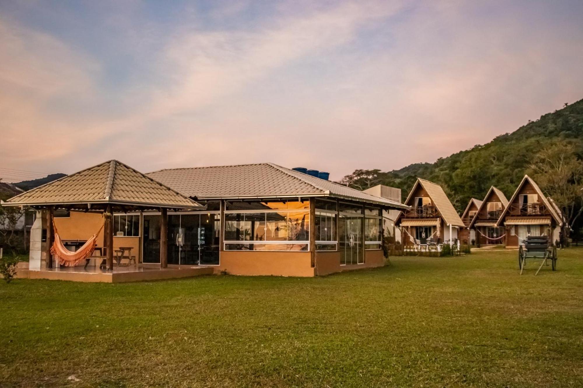 Villa Park Chales - A Sua Fazendinha Ao Lado Do Beto Carrero ペーニャ エクステリア 写真